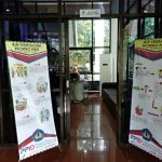 Meja, kursi tunggu dan sarana penerimaan (desk information)