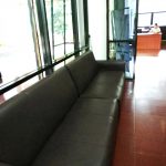 Meja-kursi-tunggu-dan-sarana-penerimaan-desk-information-4