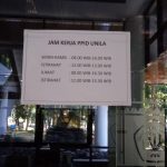 Meja, kursi tunggu dan sarana penerimaan (desk information) 5